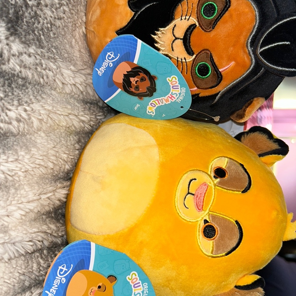 Squishmellow a scar and simba
